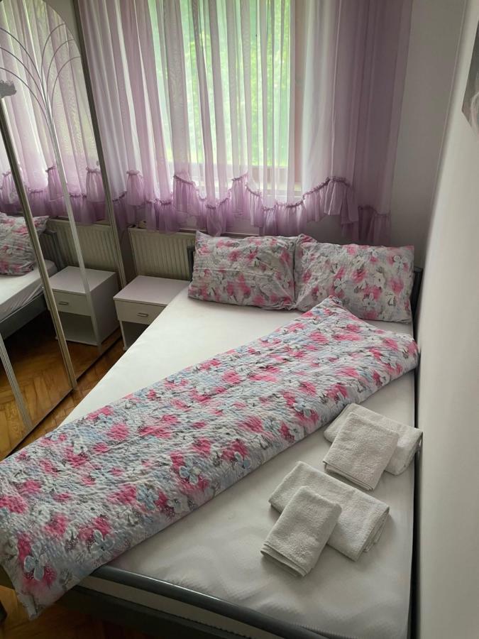 Slatka Sobica Za Dvoje Sa Upotrebom Zajednicke Kuhinje I Kupaonice Zagreb Eksteriør billede